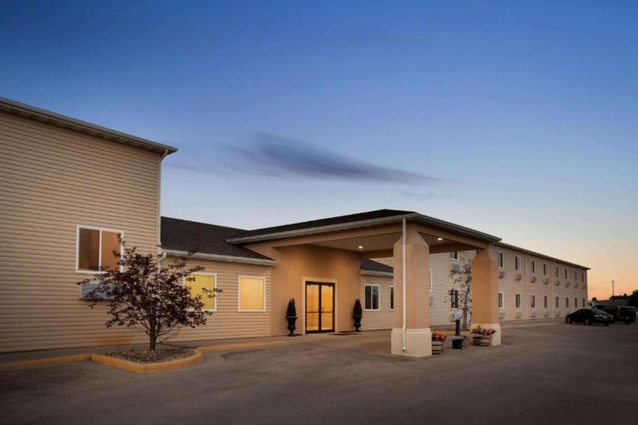 Travelodge By Wyndham Gillette Exterior foto